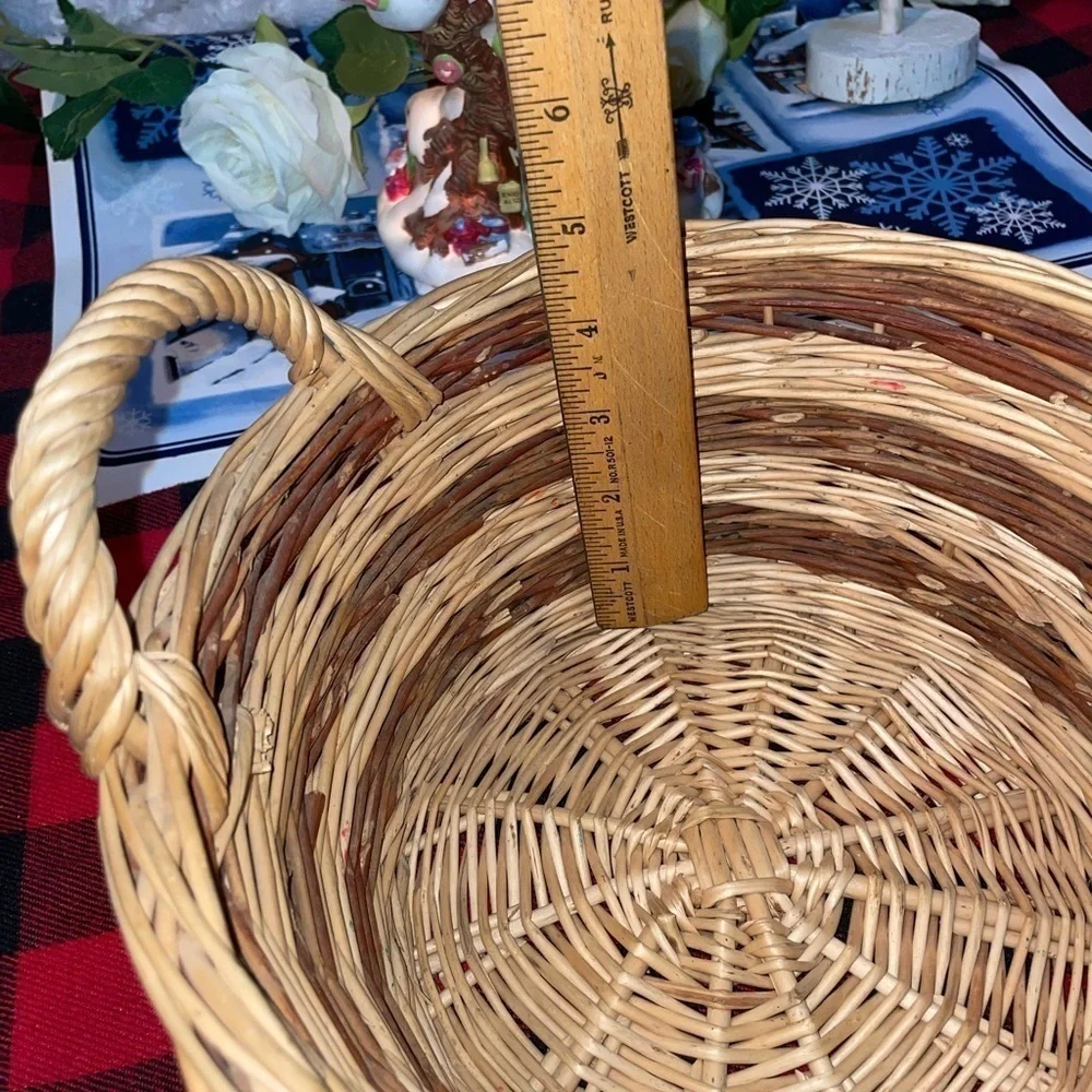 Vintage Round 9” Circumference wicker Basket
